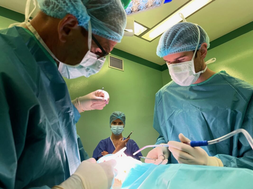 Dr. Vicente Paloma quirófano