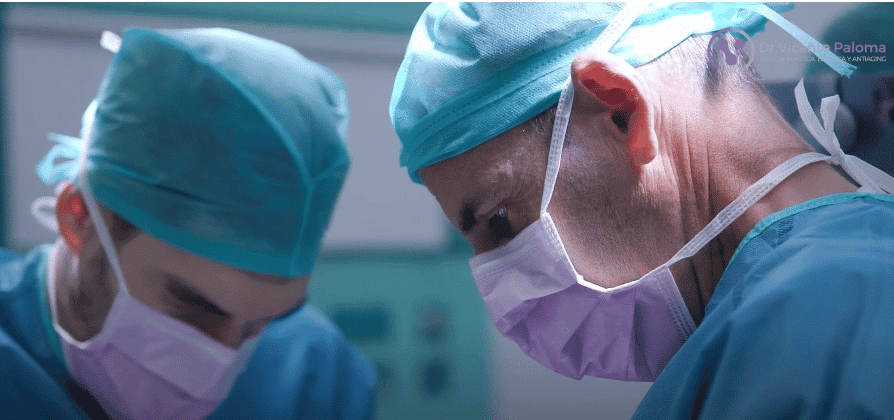 Técnica quirúrgica cirugía de elevación y reducción de mamas